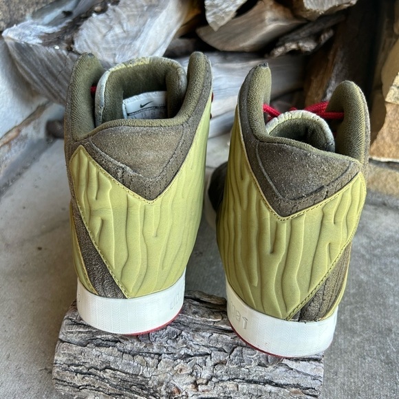 Nike LeBron XI Lifestyle hitop Olive/green red shoe laces mens sneakers Sz-8.5 G - Picture 6 of 14